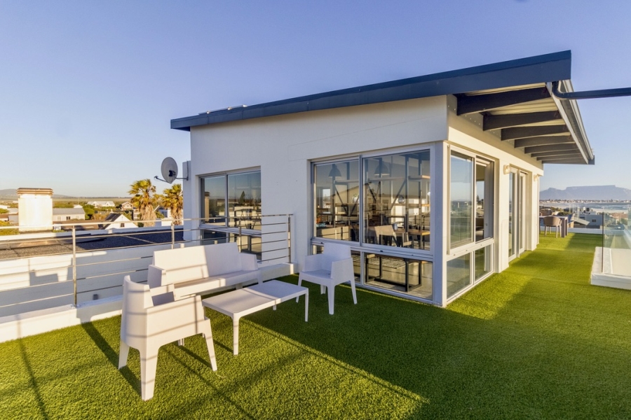4 Bedroom Property for Sale in Van Riebeeckstrand Western Cape